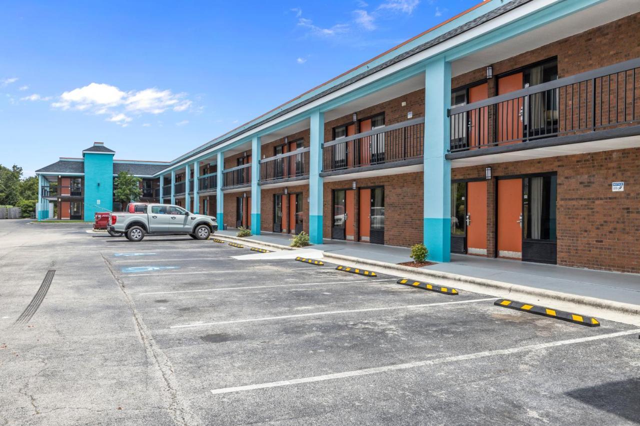 Garnet Inn & Suites, Morehead City Near Atlantic Beach Buitenkant foto