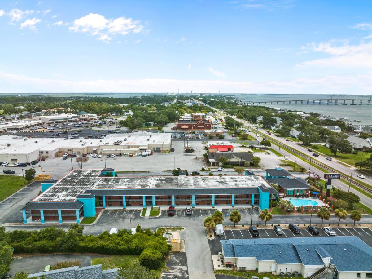 Garnet Inn & Suites, Morehead City Near Atlantic Beach Buitenkant foto