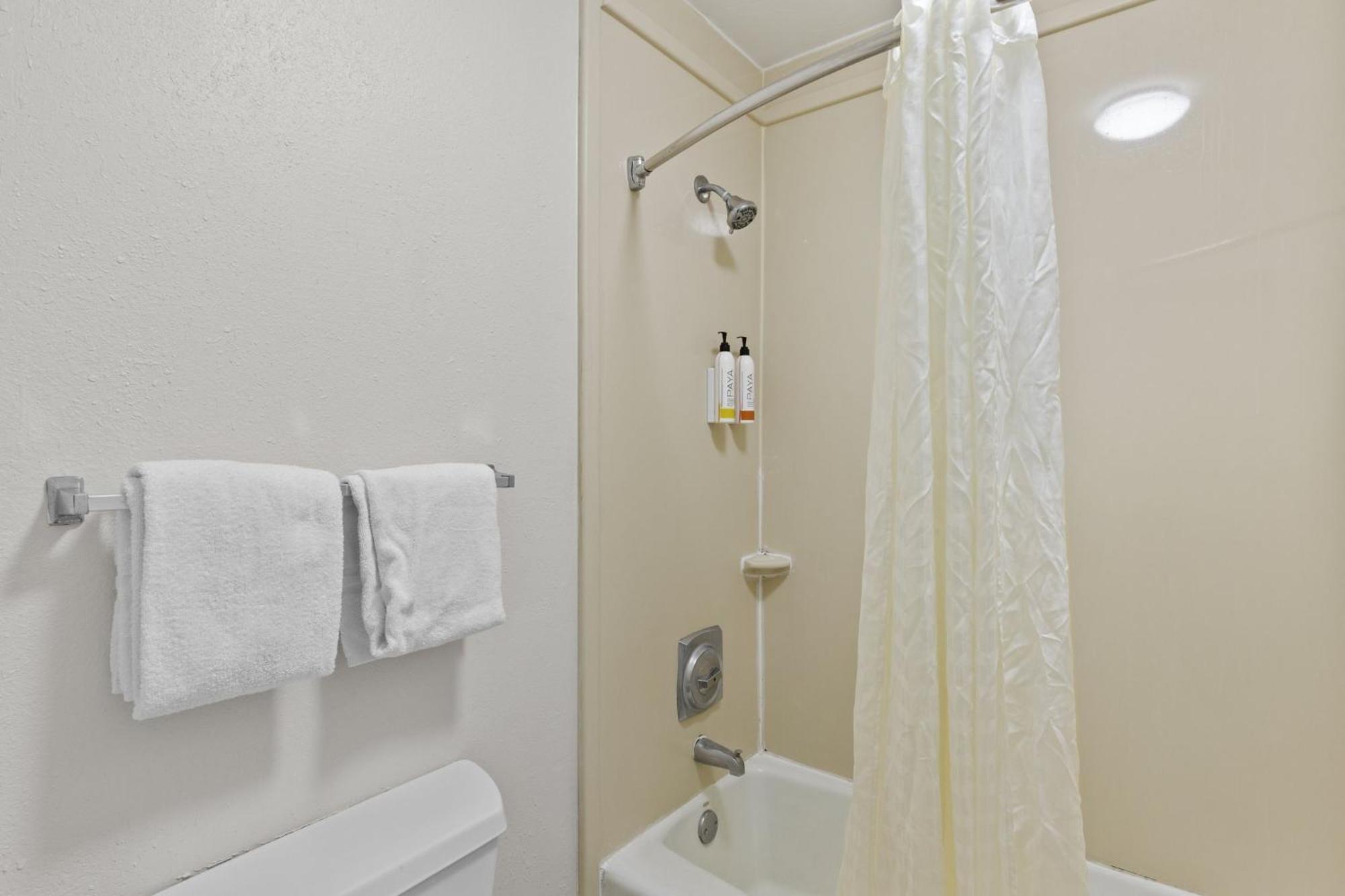 Garnet Inn & Suites, Morehead City Near Atlantic Beach Buitenkant foto