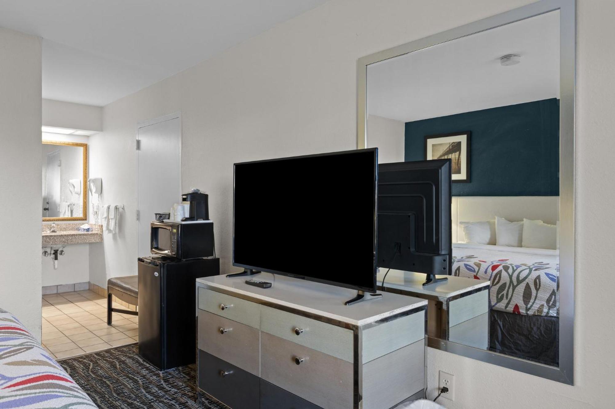 Garnet Inn & Suites, Morehead City Near Atlantic Beach Buitenkant foto