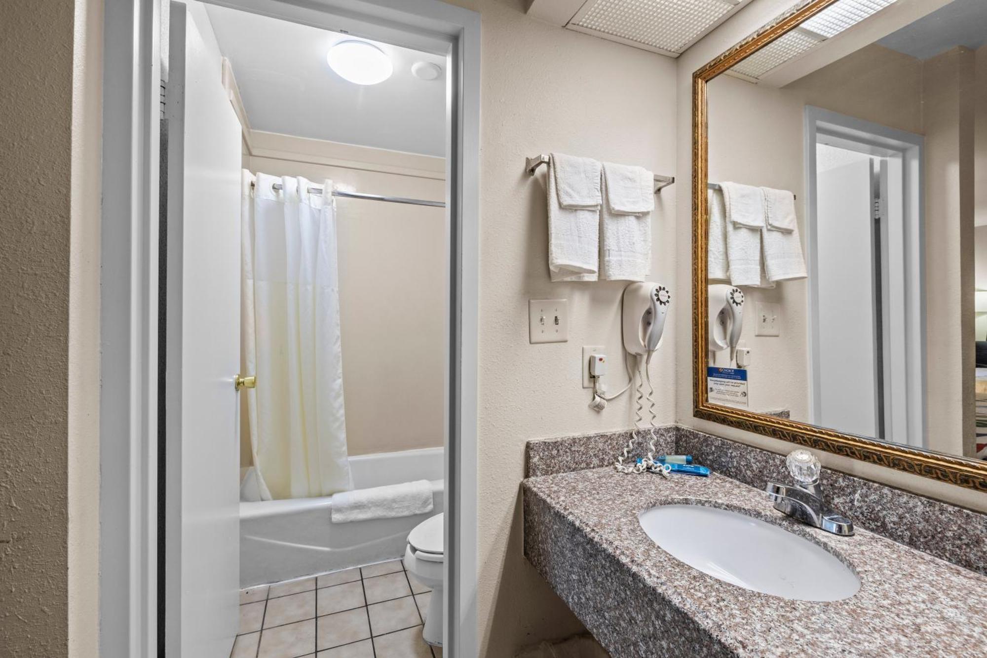 Garnet Inn & Suites, Morehead City Near Atlantic Beach Kamer foto